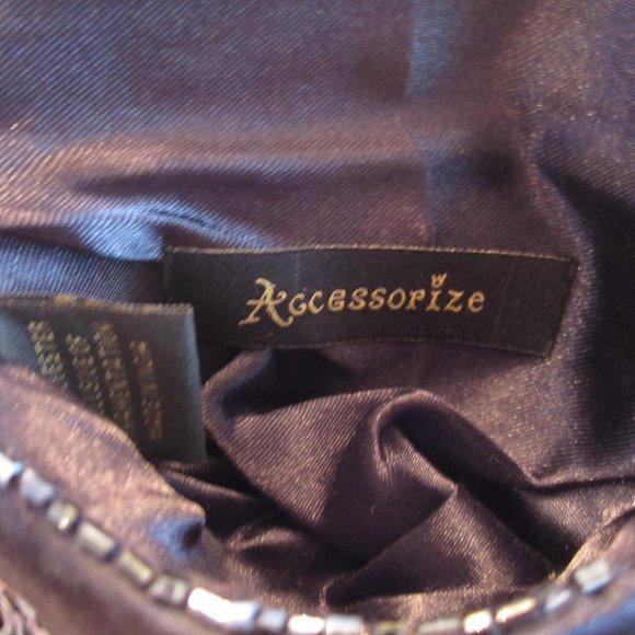 Accessorize Beaded Coin Purse - Picture 5 of 5